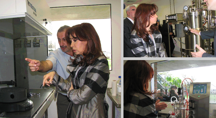 La Presidenta de la Nacion Dra. Crsitina Fernandez de Kirchner recorre las instalaciones del Centro Inagurado.